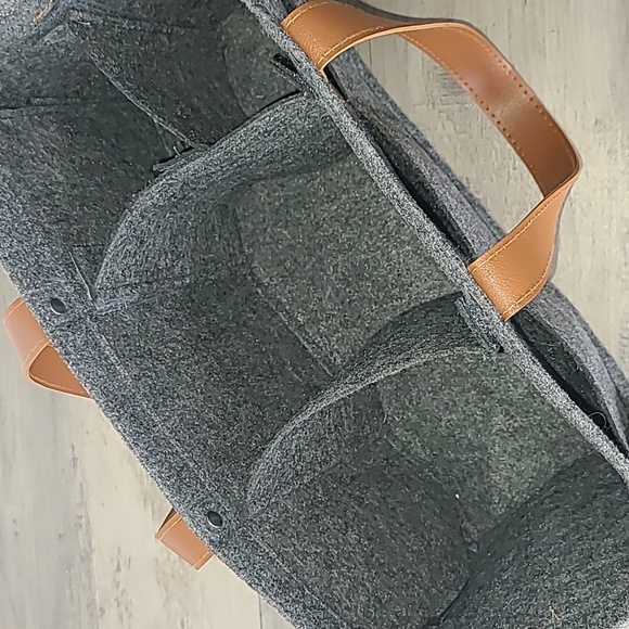 Gray Felt Tote with Tan Handles🆑️⏰️ - Picture 3 of 7